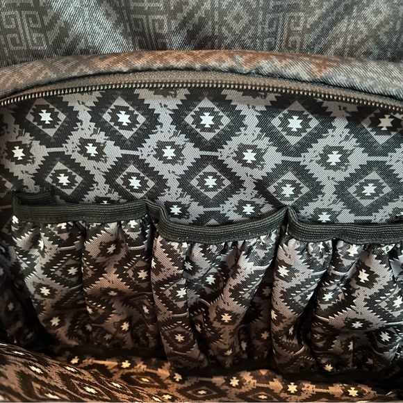 Monbebe Diaper Backpack with Bassinet Changing Station - Picture 12 of 13